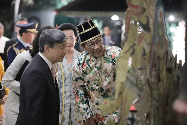 Kaisar Jepang Bertemu Raja Yogyakarta: Melihat Serat Baratayuda, Disuguhi Empal Balado dan Pentas Orkestra