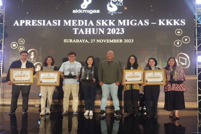 Tanam Serentak Program One-Two Trees, Medco EP Raih Penghargaan SKK Migas