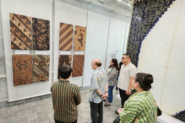 Mario Teguh hingga Poetra Nusantara Institute Puji Pameran Batik Mangkunegaran di Solo