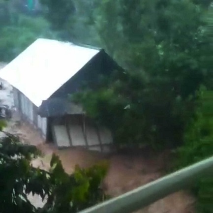 Banjir Bandang di Bima, Rumah dan Motor Hanyut Terseret Arus
