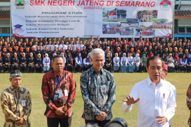 Tertarik SMKN Jateng Rintisan Ganjar, Presiden Jokowi Perintahkan Mendikbud Kaji untuk Diterapkan Nasional