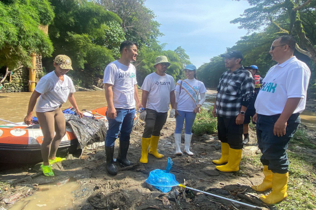 Dukung Kegiatan BUMN Environmental Movement, Pegadaian Ajak Masyarakat Medan Bersih-bersih Sungai  