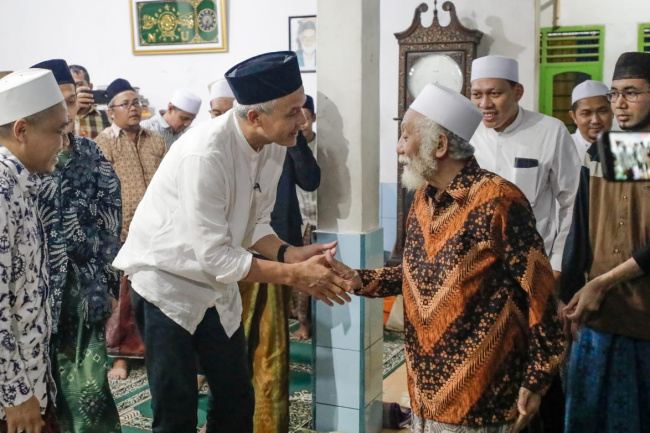 Abuya Muhtadi Minta Ganjar Terus Tebar Kebaikan