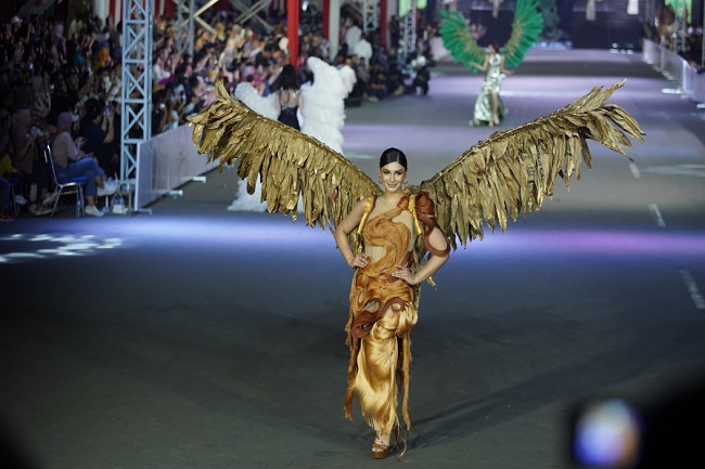 Semen Gresik Gandeng Desainer Bubah Alfian, Tampilkan Lima Karya di Ajang Bergengsi Jember Fashion Carnaval 2023