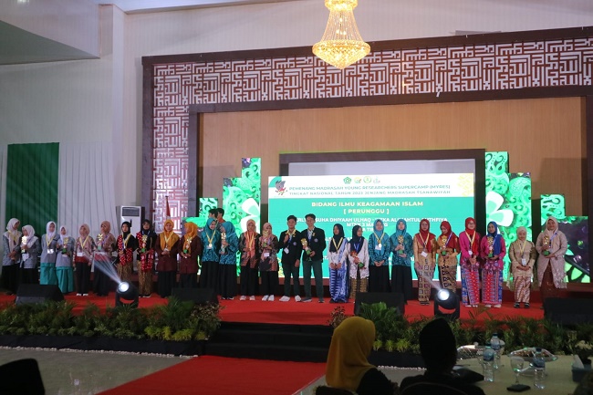 Jawa Tengah Sabet Juara Umum Kompetisi Riset Madrasah Nasional 'MYRES' 2023