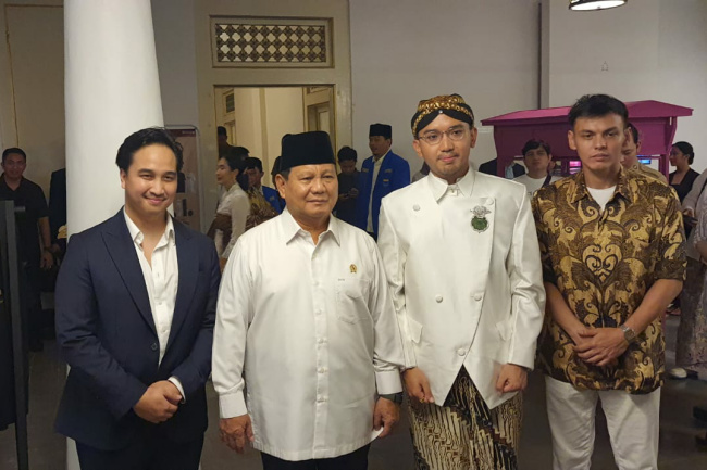 Prabowo Mampir Ngopi di Pasar Kangen, Lanjut Agenda Lain di Solo