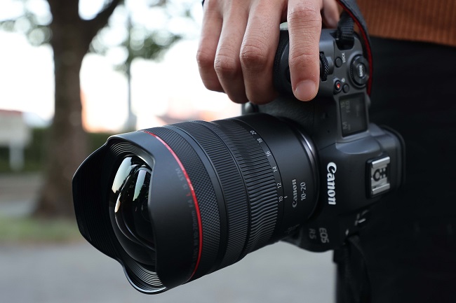 Canon Luncurkan Lensa Ultra-Wide Terbaru