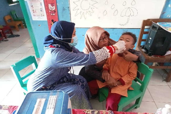 Ratusan Keluarga Menolak Imunisasi Polio