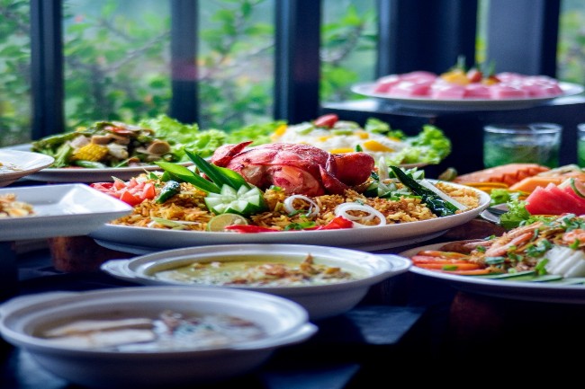 Menu Khas Timur Tengah All You Can Eat Sambut Ramadan di Nava Hotel Tawangmangu