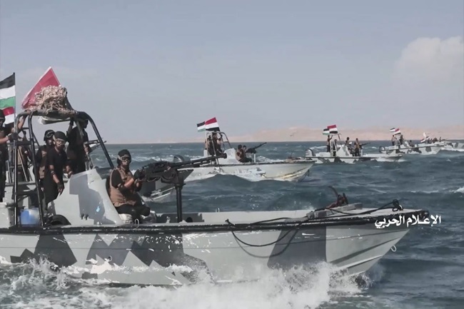 Houthi Klaim Kemenangan Melawan Angkatan Laut AS di Laut Merah