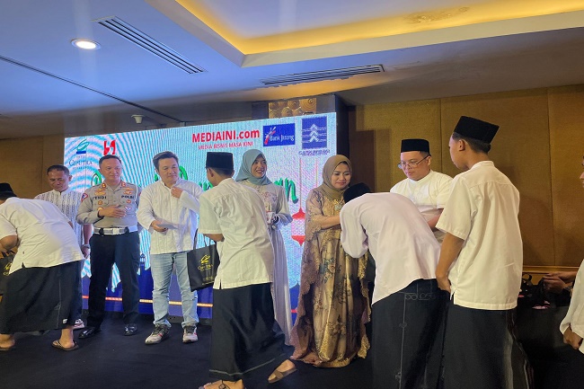 Hotel Ciputra Semarang Berbagi Berkah Ramadan dengan 50 Anak Yatim