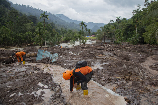 25 Korban Banjir dan Longsor di Pesisir Selatan Ditemukan, 4 Masih Hilang