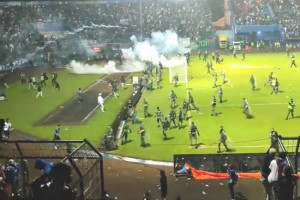 Kapolri Sebut 11 Personel Tembakkan Gas Air Mata di Stadion Kanjuruhan