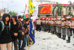 Aksi Demo Mahasiswa Di Palembang Berakhir Ricuh