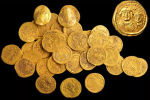 Harta Karun 44 Koin Emas Bizantium Bergambar Kaisar yang Disurati Nabi SAW Ditemukan di Israel