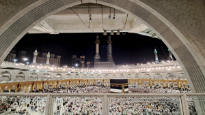 Tiba di Makkah, Jemaah Petugas Haji Daker Madinah dan Bandara Laksanakan Umrah