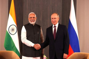 India Beli Murah Minyak Mentah dari Rusia dan Jual Harga Pasar ke Barat