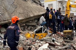 Gempa Susulan Berkekuatan M 5,6 Melanda Turki Tengah, Sudah 4.365 Korban Meninggal