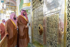 Putra Mahkota Arab Saudi Kunjungi Masjid Nabawi di Madinah