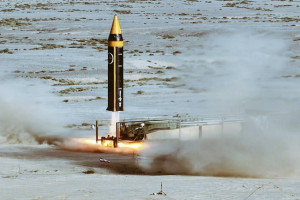 Iran Persiapkan Peluncuran Rudal Hipersonik
