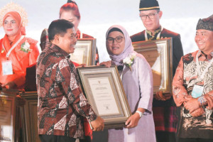 Indramayu Raih Penghargaan Kabupaten Sehat Swasti Saba Wiwerda Tahun 2023