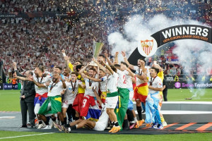 Sevilla Tegaskan Diri sebagai 'Raja' Liga Europa, Juara Lagi Usai Taklukkan AS Roma Lewat Adu Penalti