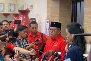 Hasto Sebut Denny Indrayana Telah Ciptakan Spekulasi Politik Soal Putusan MK