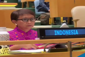 Penjabat Gubernur Bangga Menlu Retno Kenakan Pakaian Motif NTT di Sidang PBB