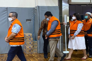 KPK Tahan 9 Orang Tersangka Korupsi Tukin di Kementerian ESDM 