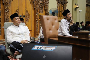 ‘Dekengan Pusat’, Wali Kota Konfirmasi Gus Iqdam Siap Hadir Pengajian Akbar Hari Jadi Surabaya