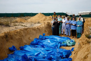 Ratusan Jenazah Ditemukan Terkubur di Rumah Sakit Al-Nasser Gaza