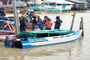 Warga Indragiri Hilir Manfaatkan Speed Boat Hibah Bea Cukai Tembilahan