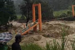 Kepala BNPB Sampaikan 4 Arahan Pendistribusian Bantuan Longsor dan Banjir Sulsel