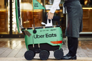 Di Jepang, Kurir Paket Makanan Mulai Diganti Robot