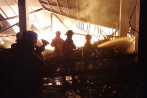 Percikan Api Tabung Gas Kaleng Hanguskan Gudang Rosok di Sukoharjo 
